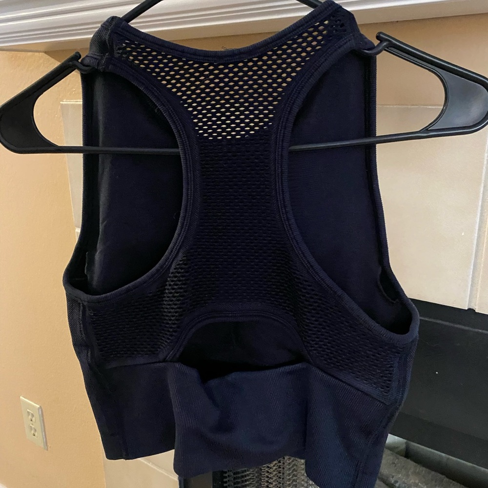 Padded workout tank top - Picture 2 of 2